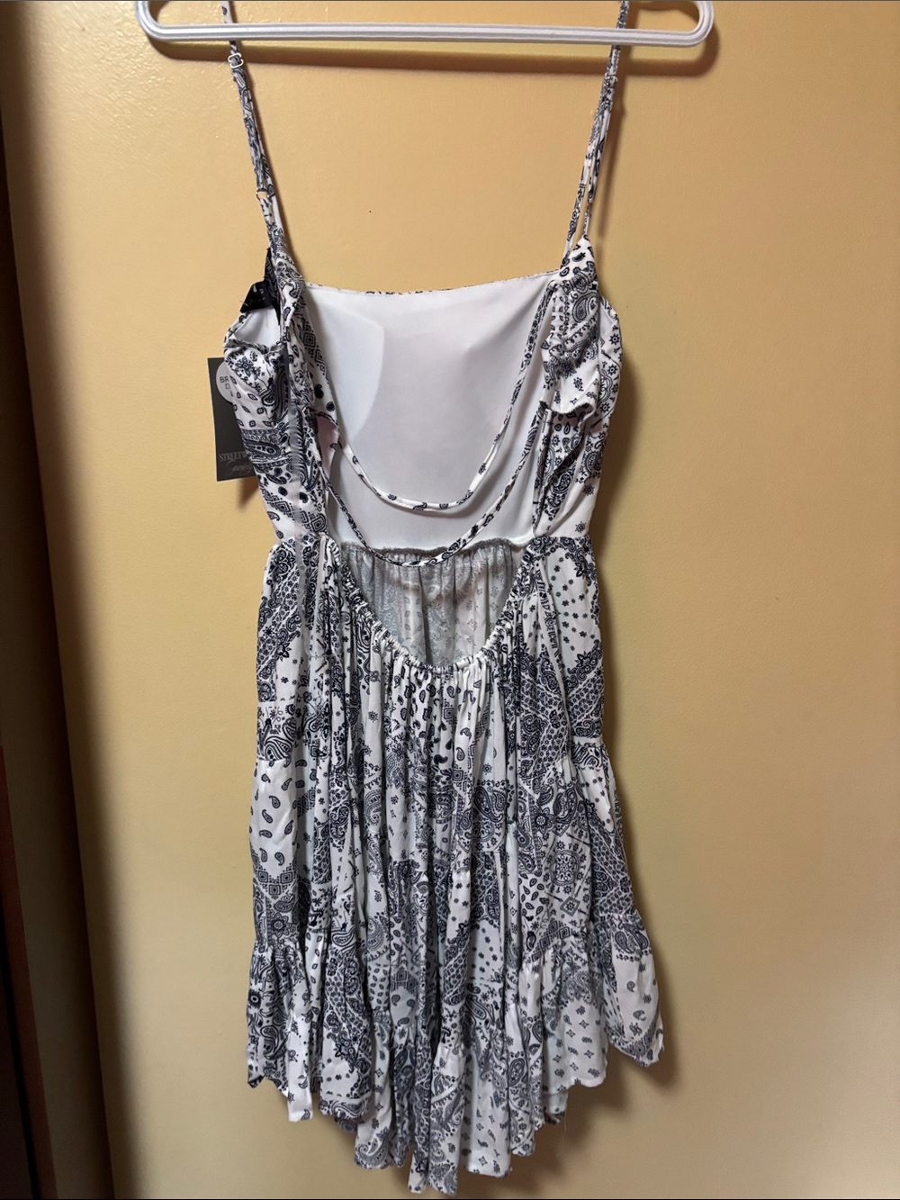 Sleeveless Black & White Paisley Tiered Sundress - Picture 4 of 6